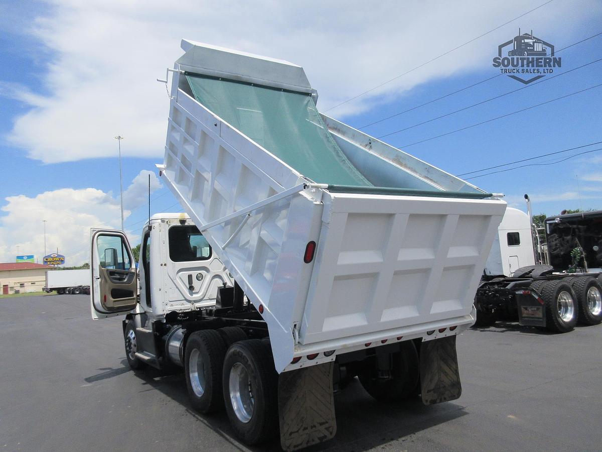 Used 2019 FREIGHTLINER CASCADIA 113