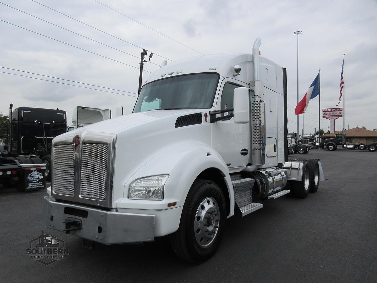 Used 2017 KENWORTH T880