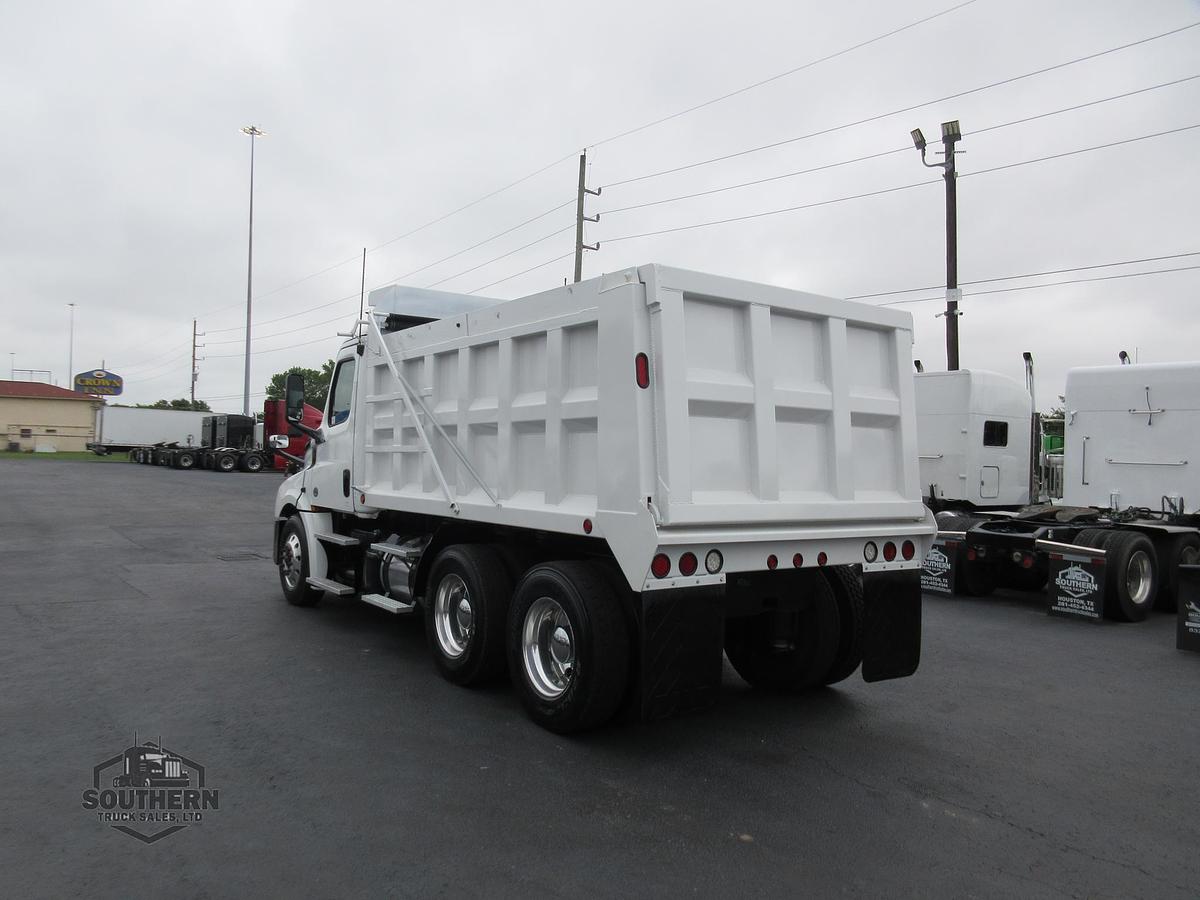 Used 2019 FREIGHTLINER CASCADIA 126