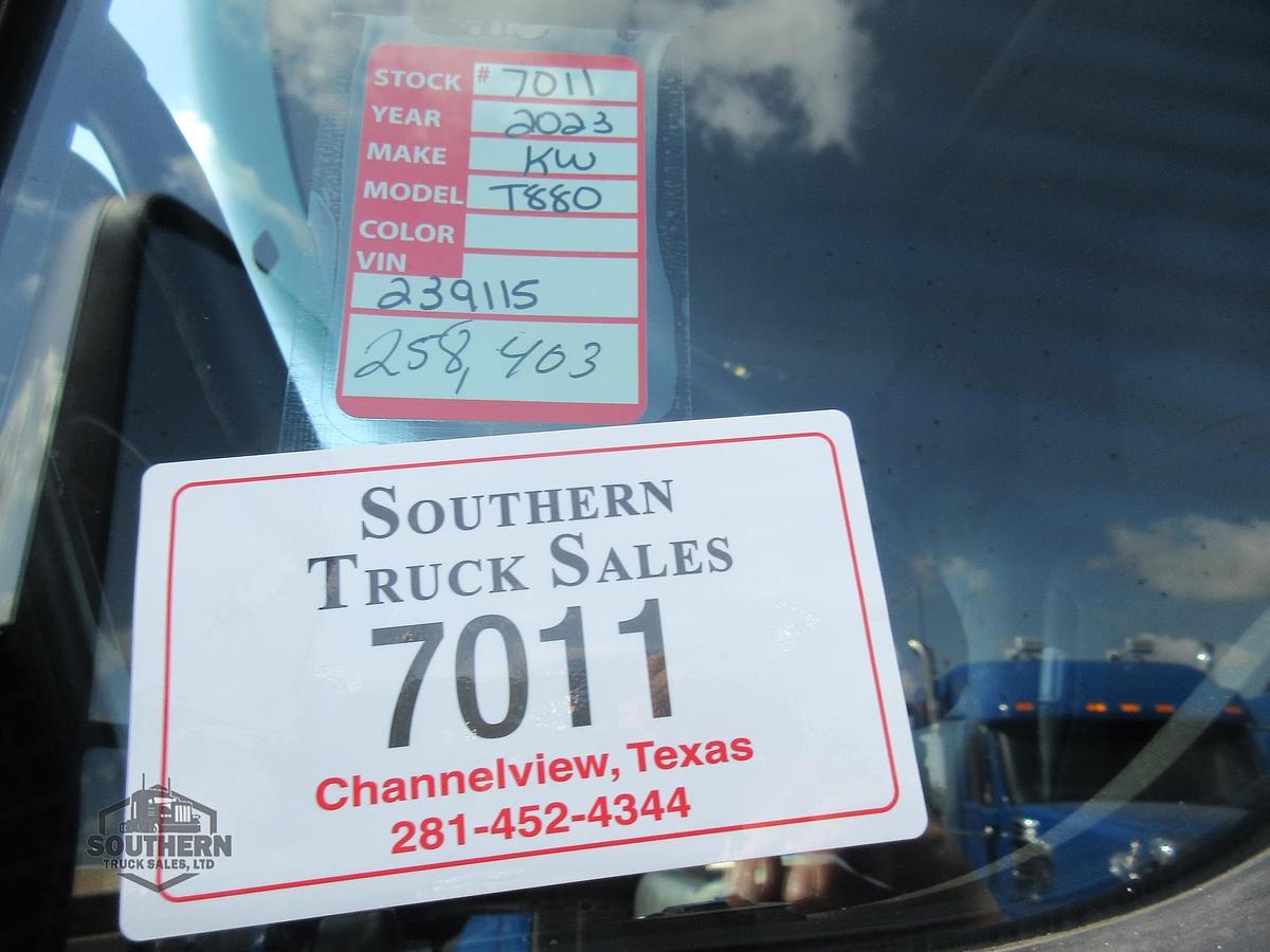 Used 2023 KENWORTH T880