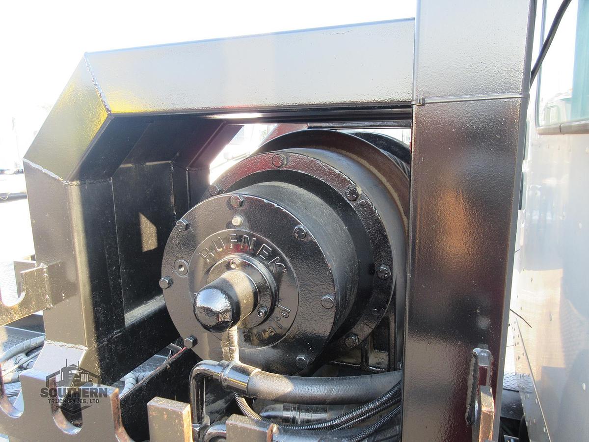 Used 2018 FREIGHTLINER 122SD