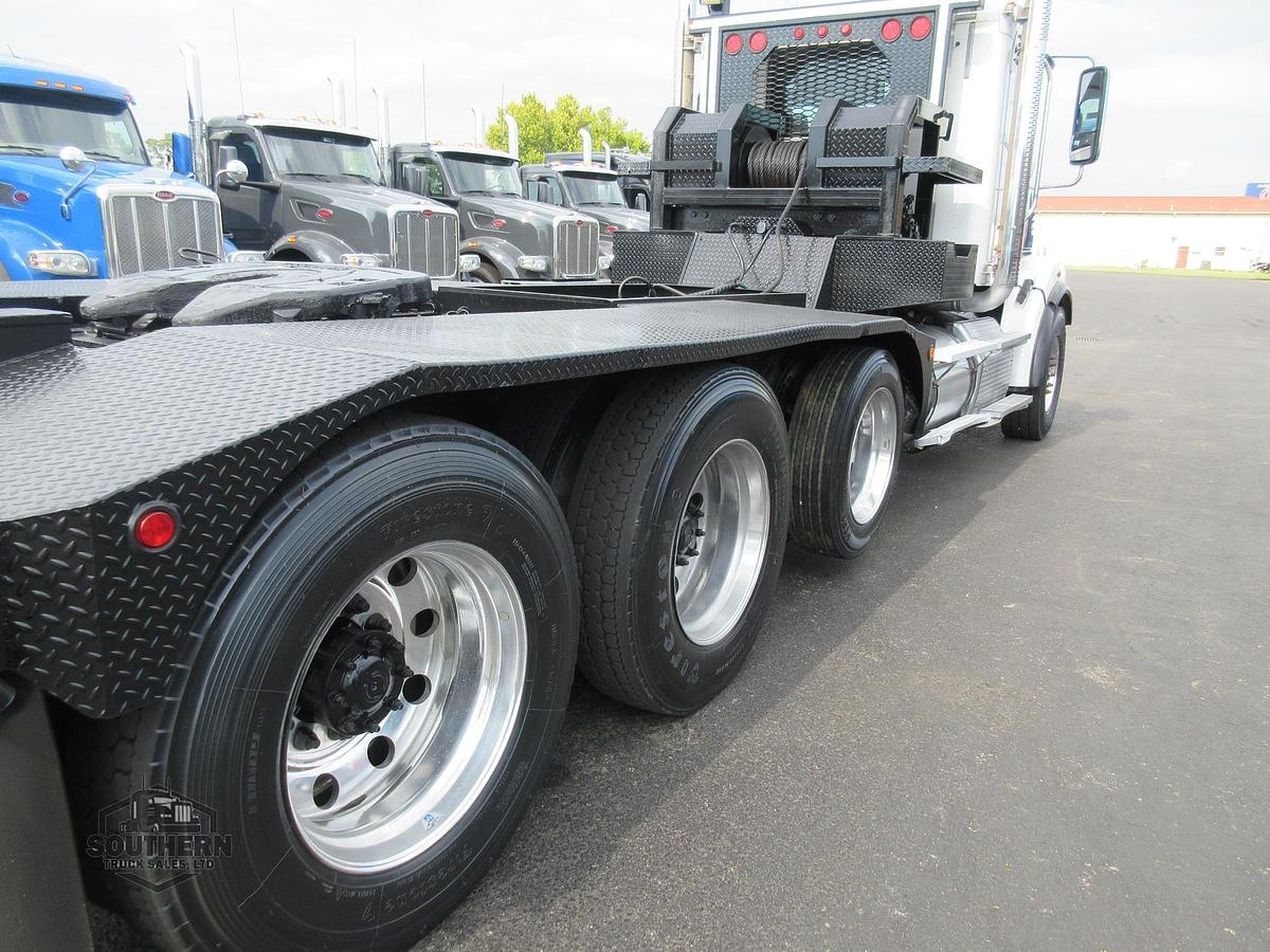 Used 2018 FREIGHTLINER CORONADO 122 SD
