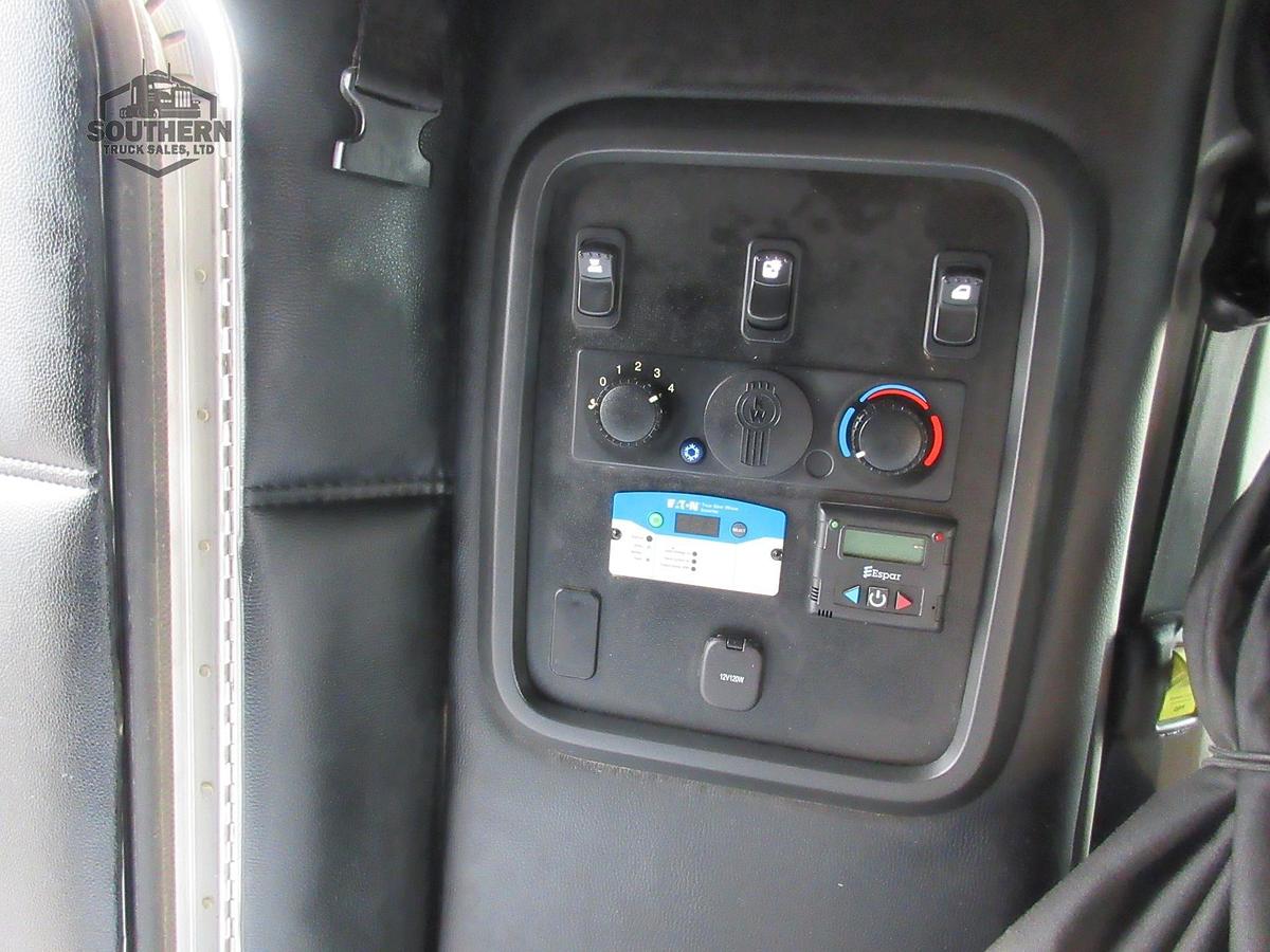 Used 2023 KENWORTH T880