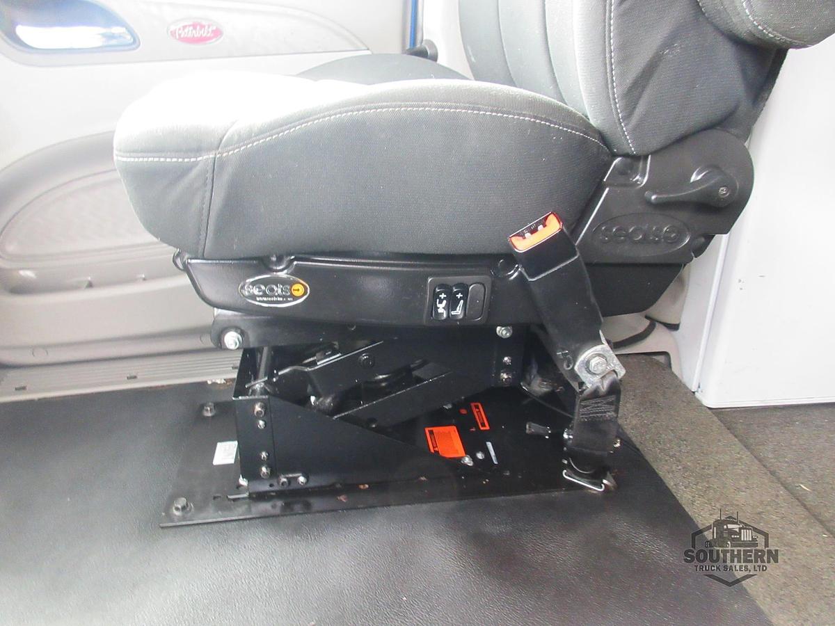 Used 2020 PETERBILT 567