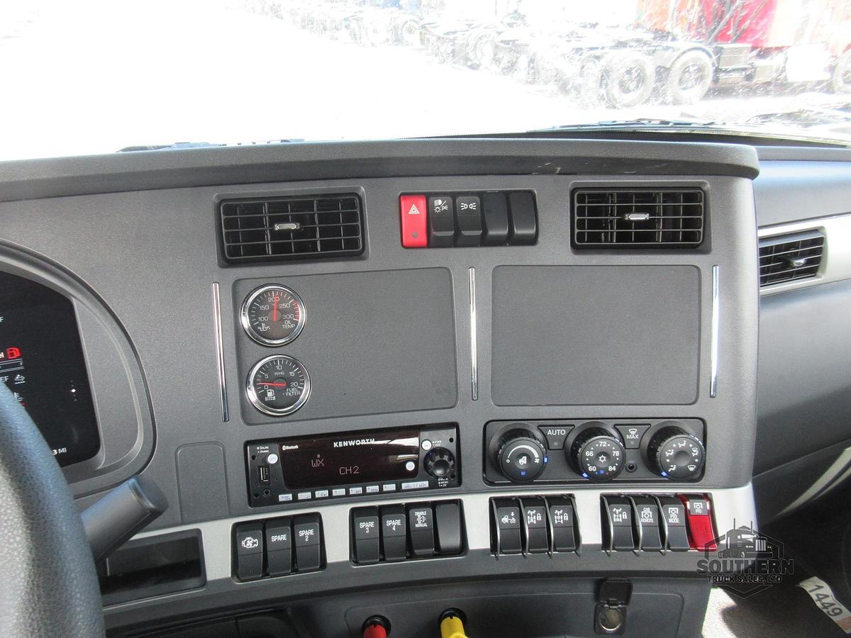 2025 KENWORTH T880