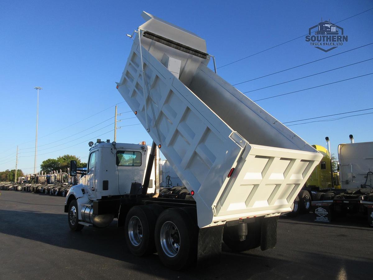 Used 2016 KENWORTH T880