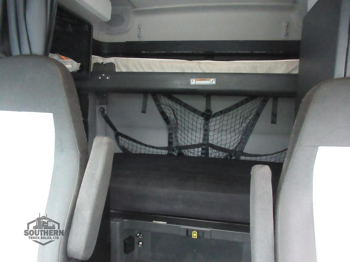 Used 2019 FREIGHTLINER CASCADIA 126