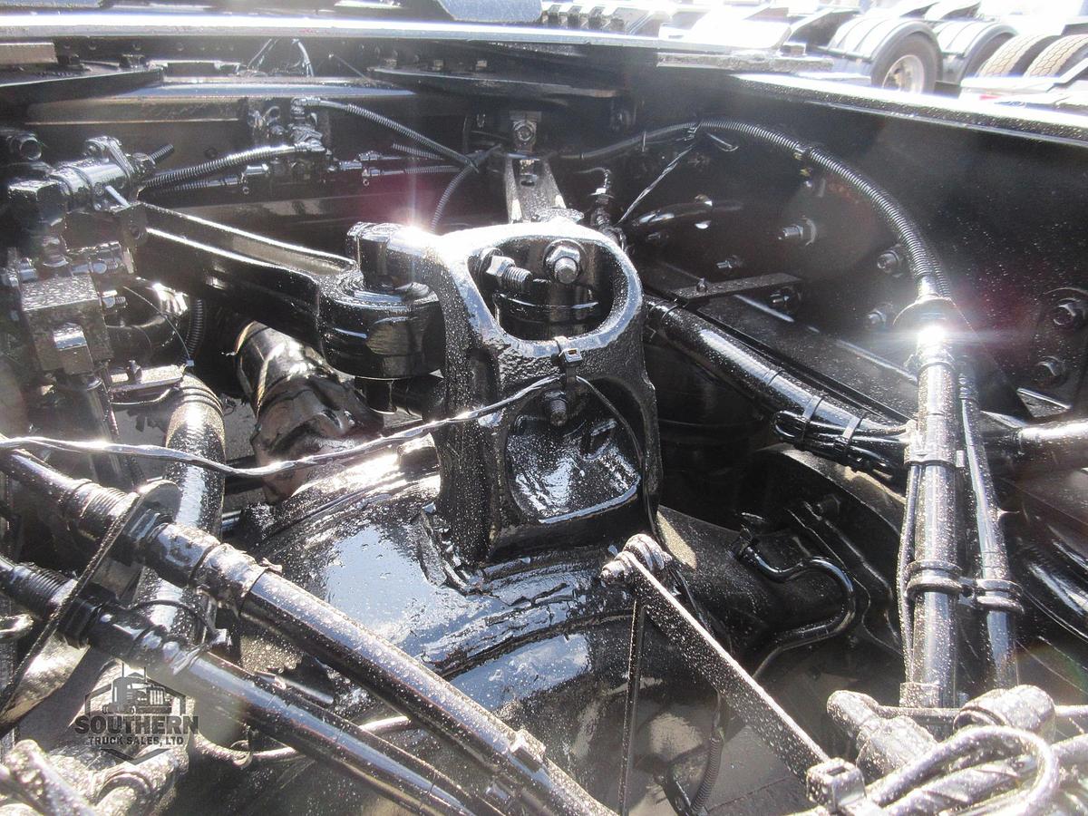 Used 2023 KENWORTH T880