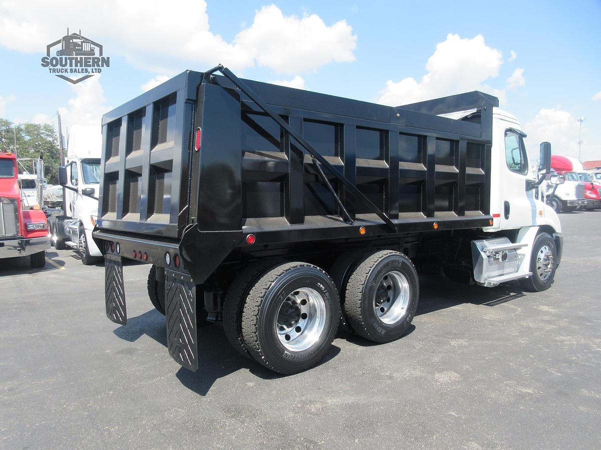 Used 2019 FREIGHTLINER CASCADIA 113