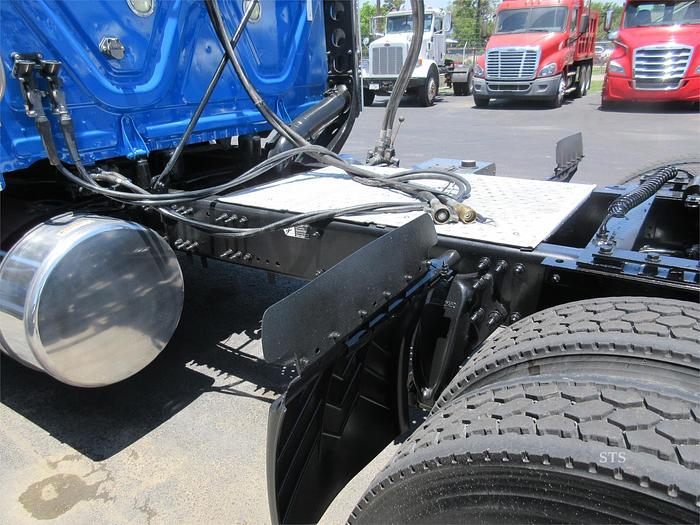 Used 2017 FREIGHTLINER CASCADIA 125