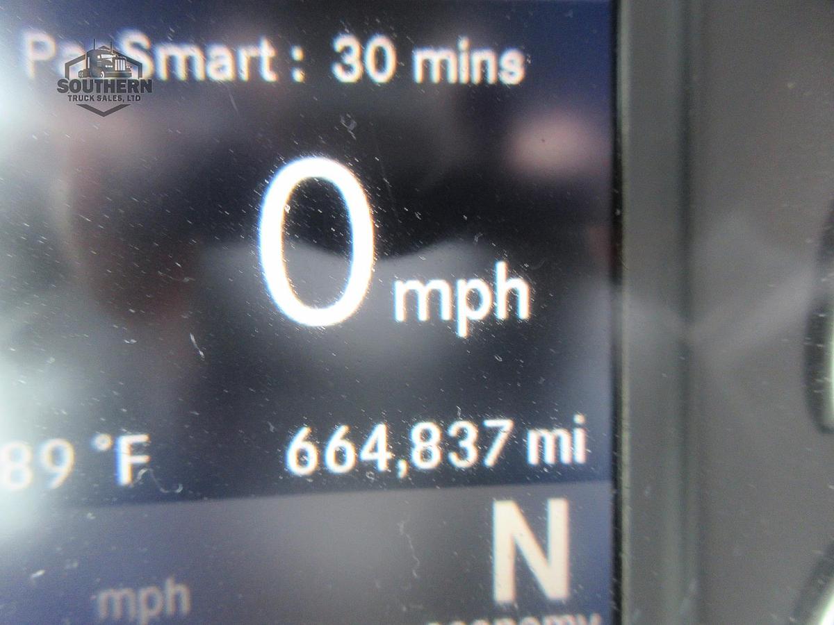 Used 2019 FREIGHTLINER CASCADIA 126