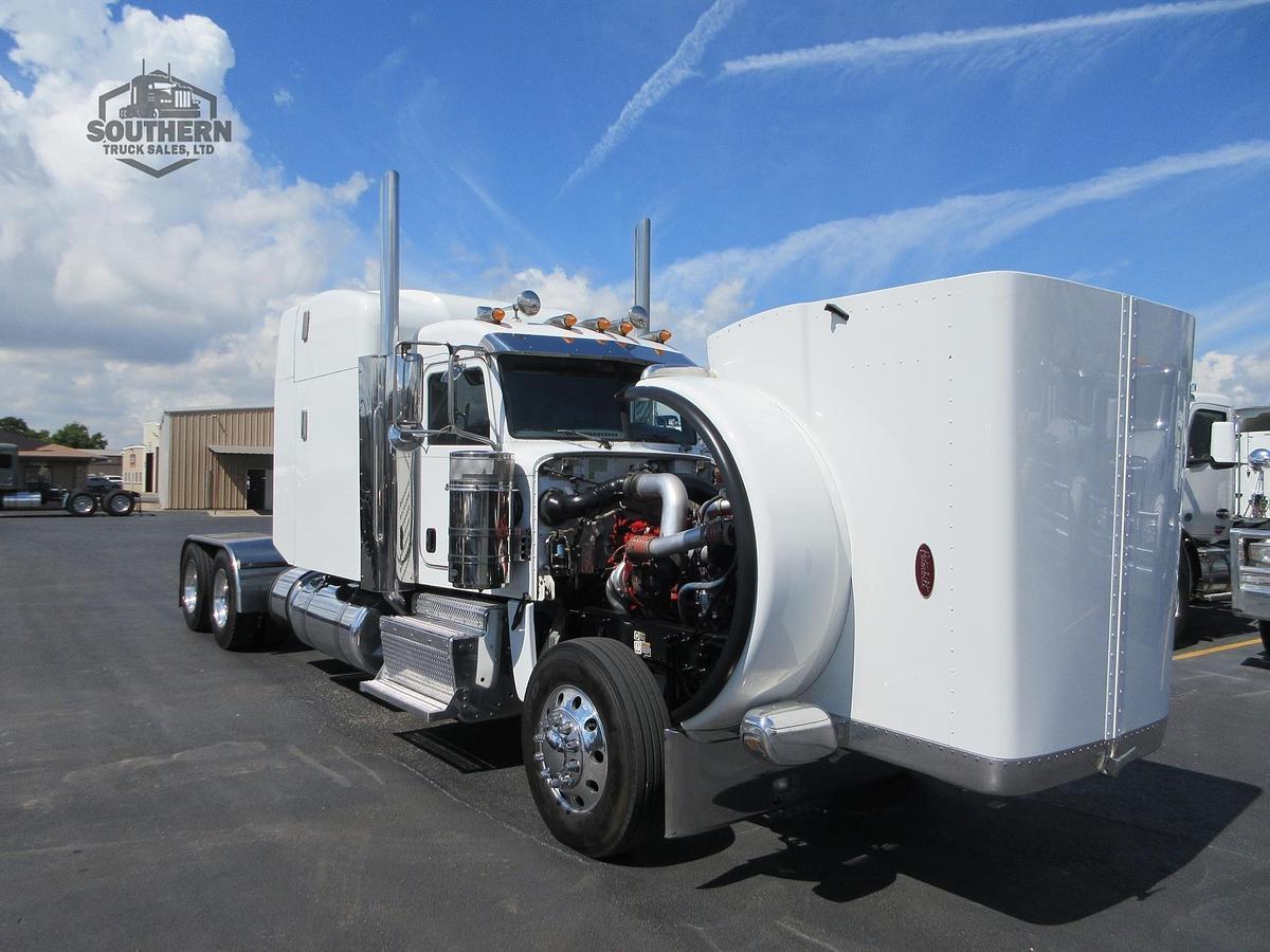 Used 2016 PETERBILT 389