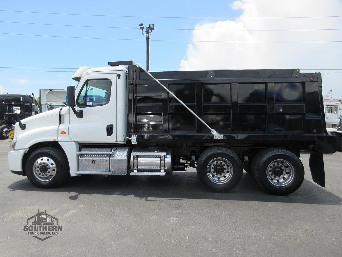 Used 2018 FREIGHTLINER CASCADIA 125