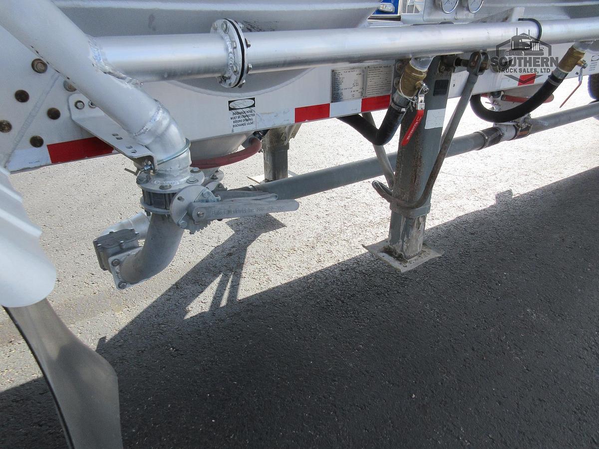 Used 2011 POLAR 41 ft