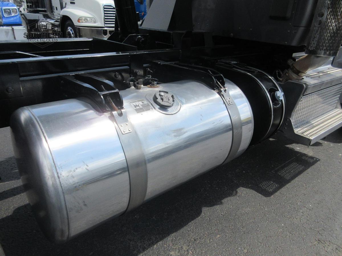 Used 2020 PETERBILT 567