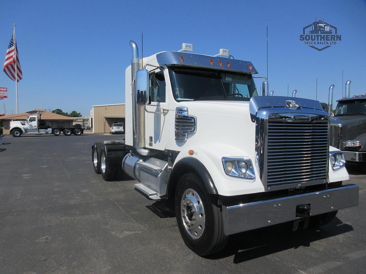 Used 2020 FREIGHTLINER 122SD