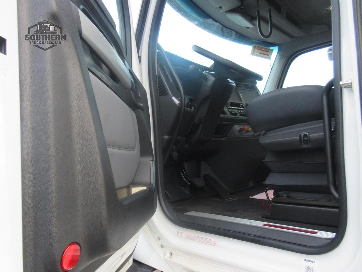 Used 2025 KENWORTH T880