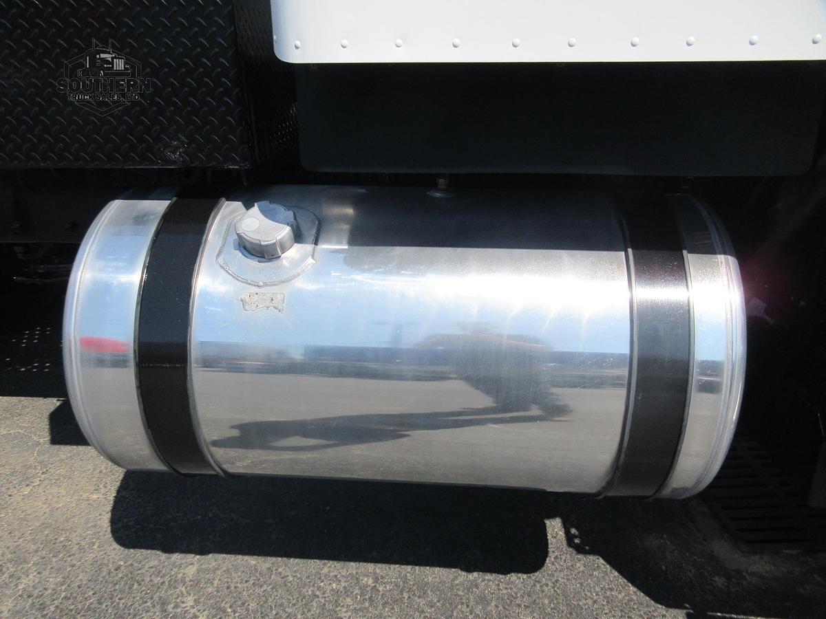 Used 2020 FREIGHTLINER 122SD