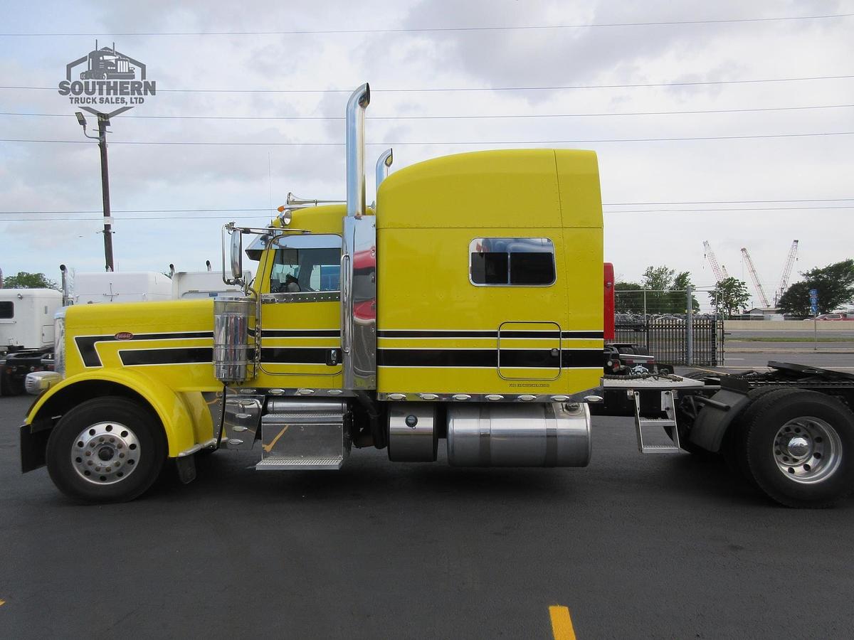 Used 2019 PETERBILT 389