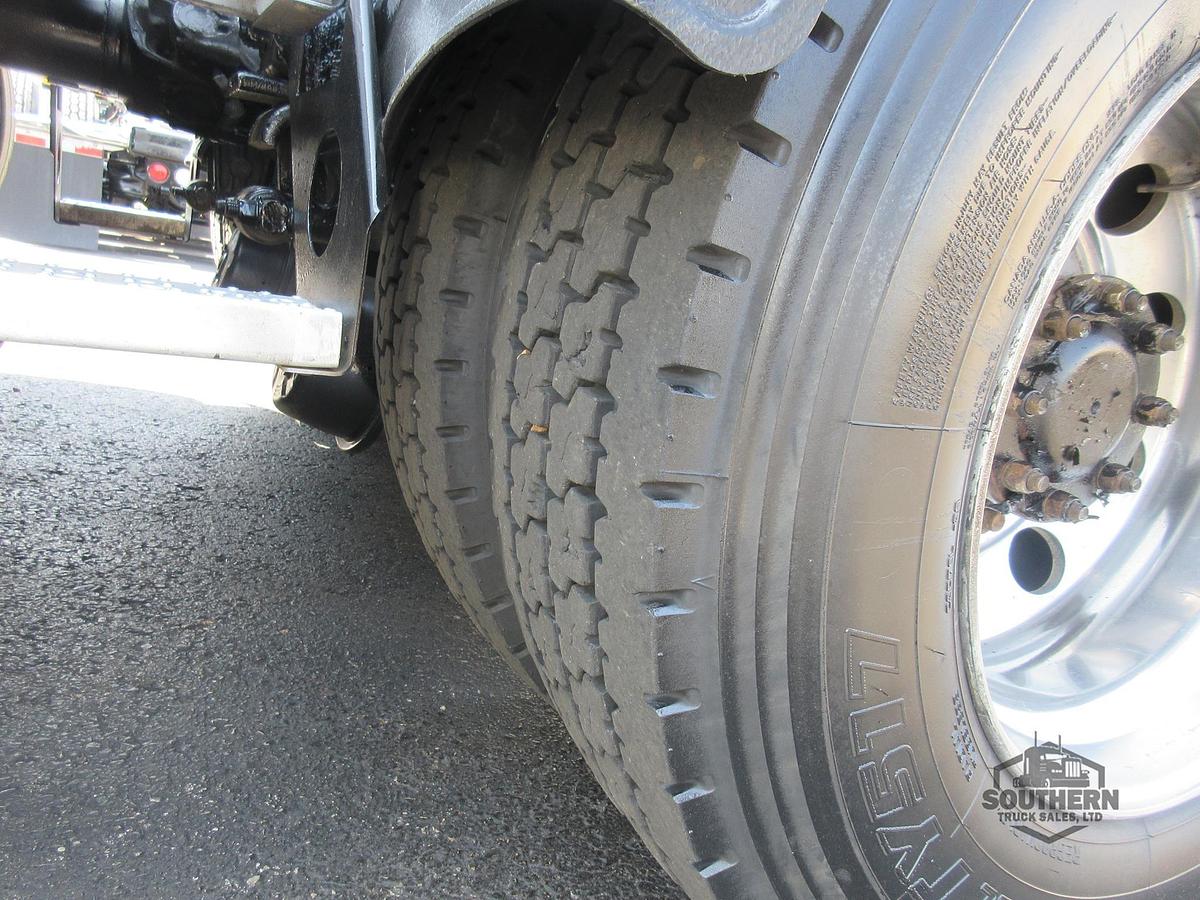 Used 2015 PETERBILT 567