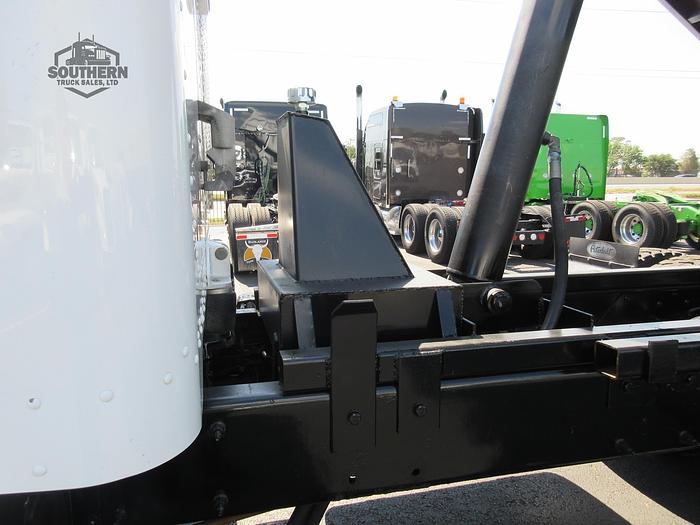 Used 2015 PETERBILT 365