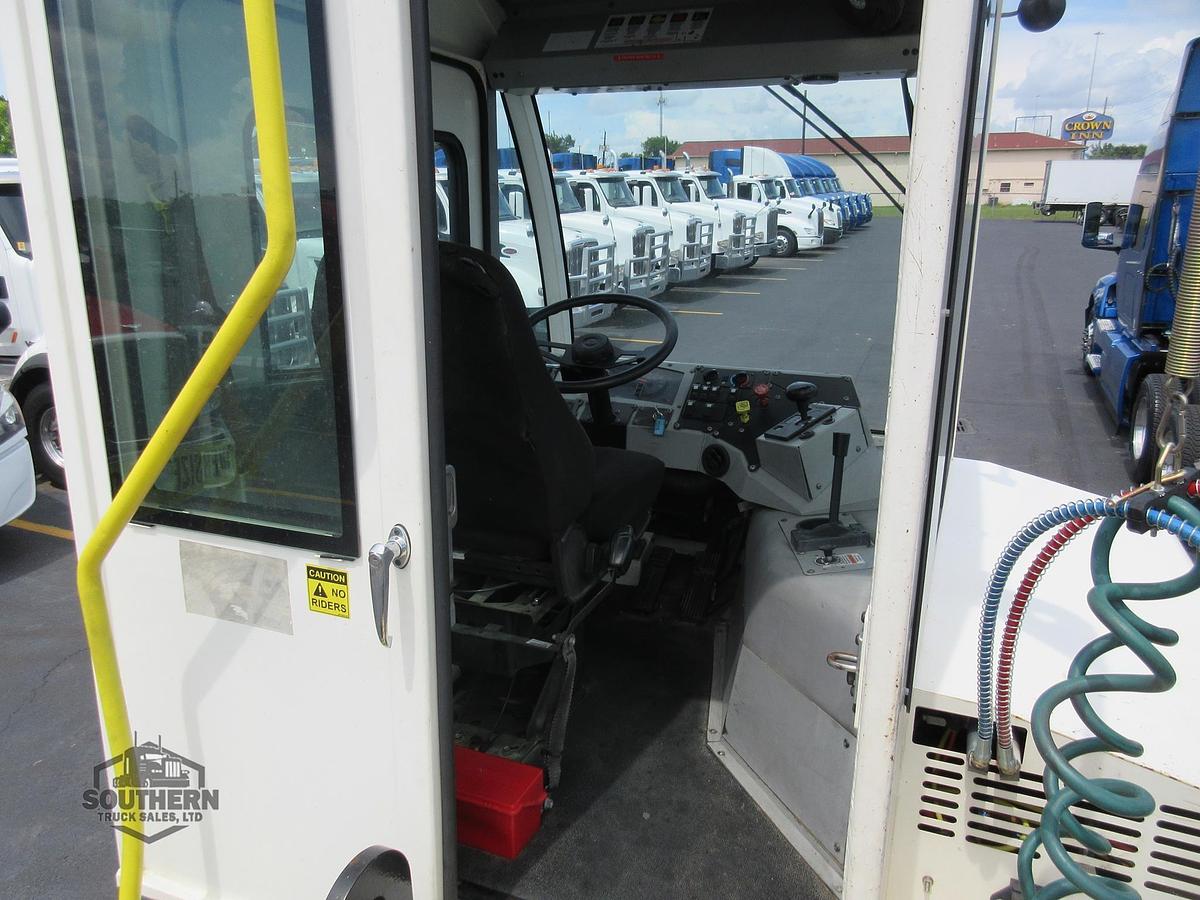 Used 2022 AUTOCAR XSPOTTER ACTT