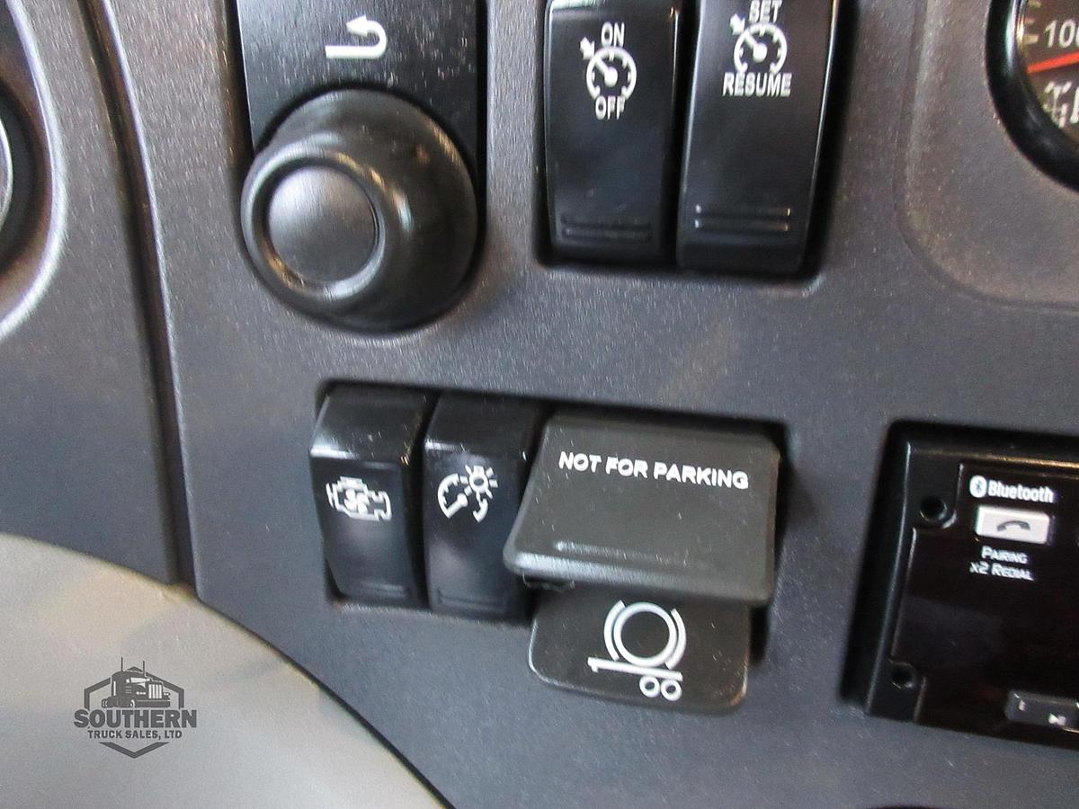 Used 2021 PETERBILT 567