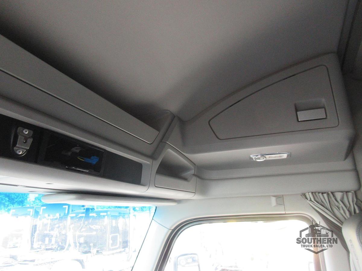 Used 2023 KENWORTH T880