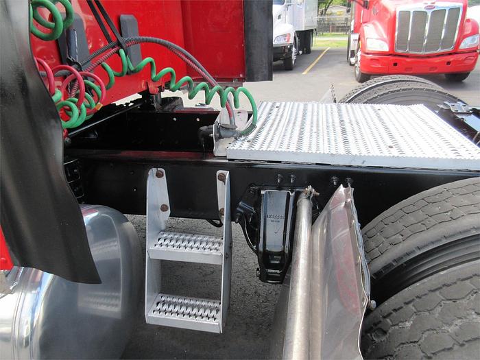 Used 2015 PETERBILT 579