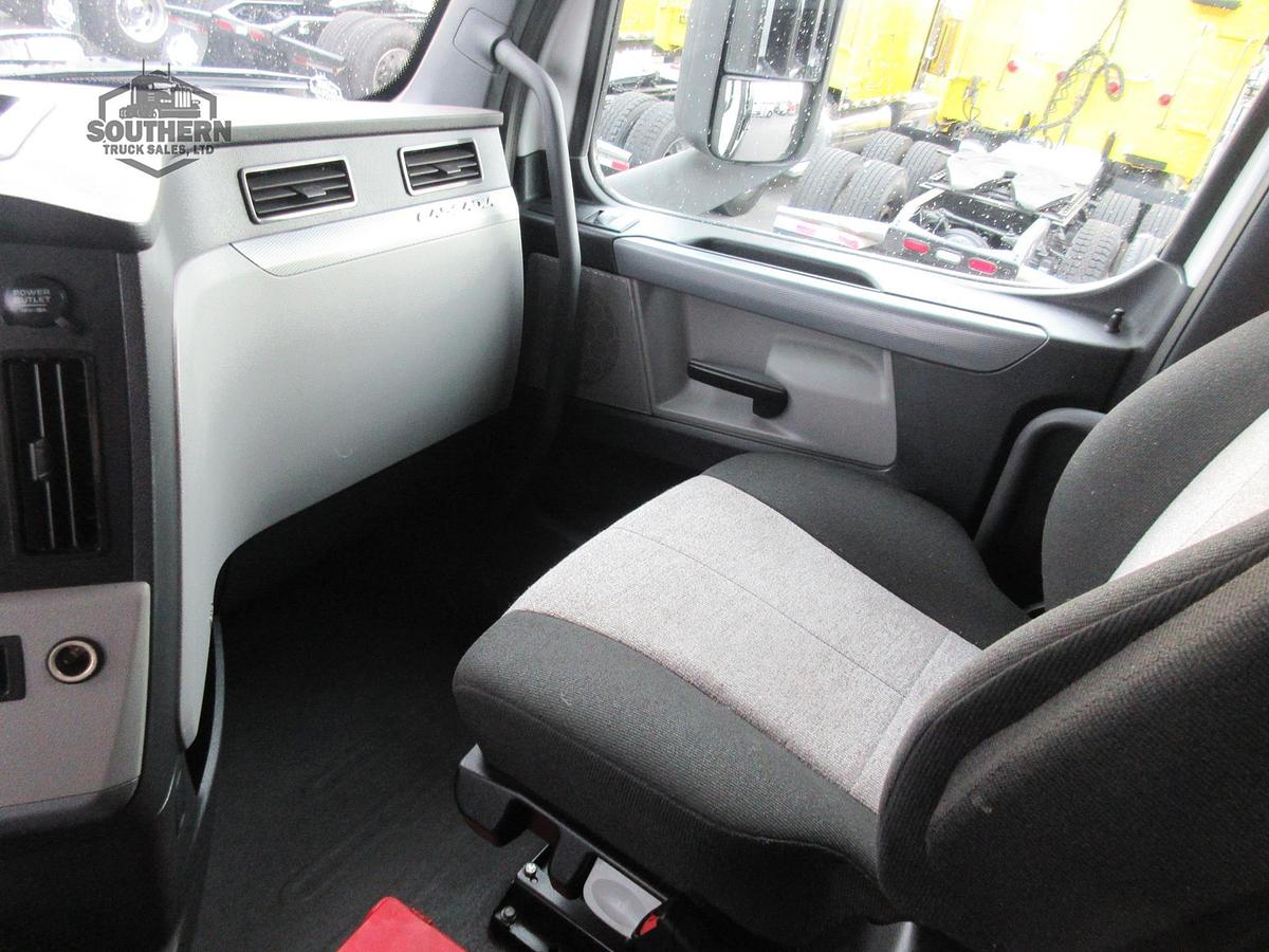 Used 2020 FREIGHTLINER CASCADIA 126