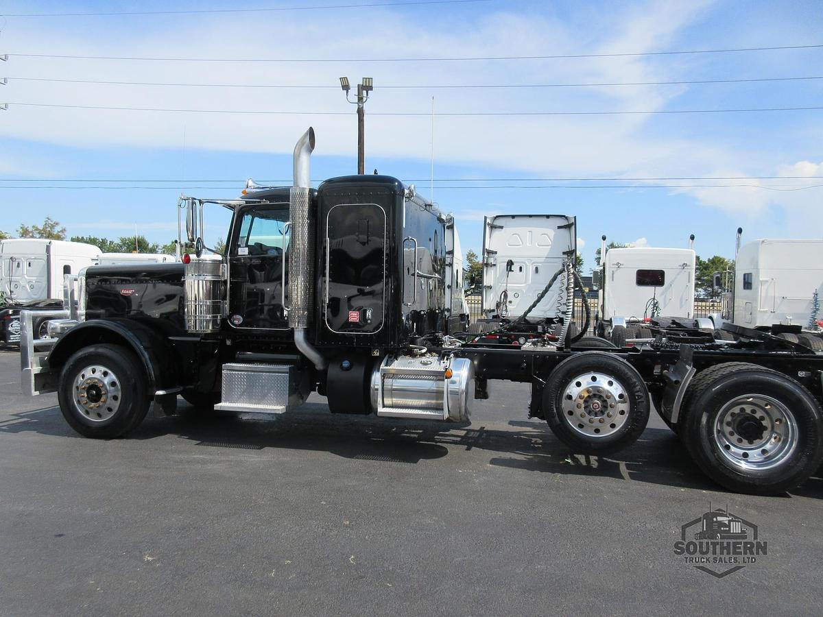 Used 2024 PETERBILT 389