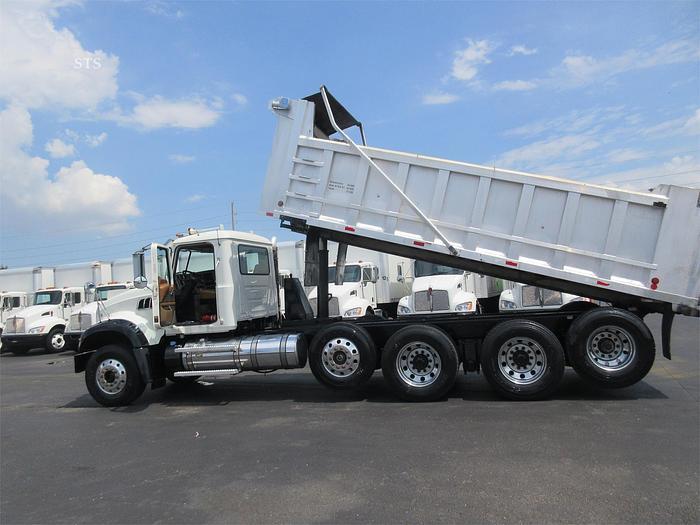 Used 2013 MACK GRANITE GU713