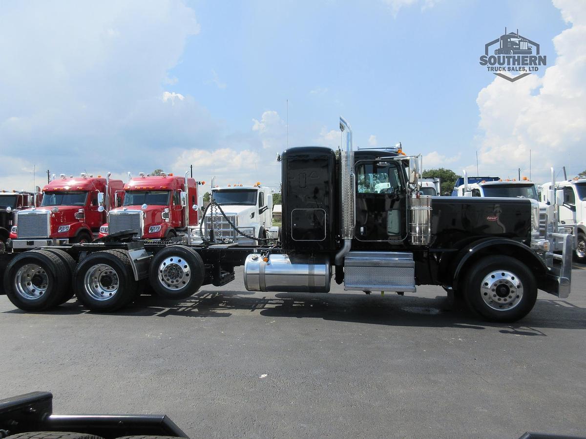 Used 2024 PETERBILT 389