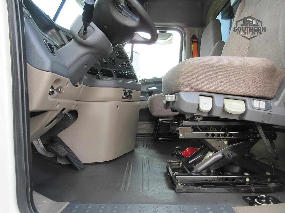 Used 2018 FREIGHTLINER CASCADIA 125