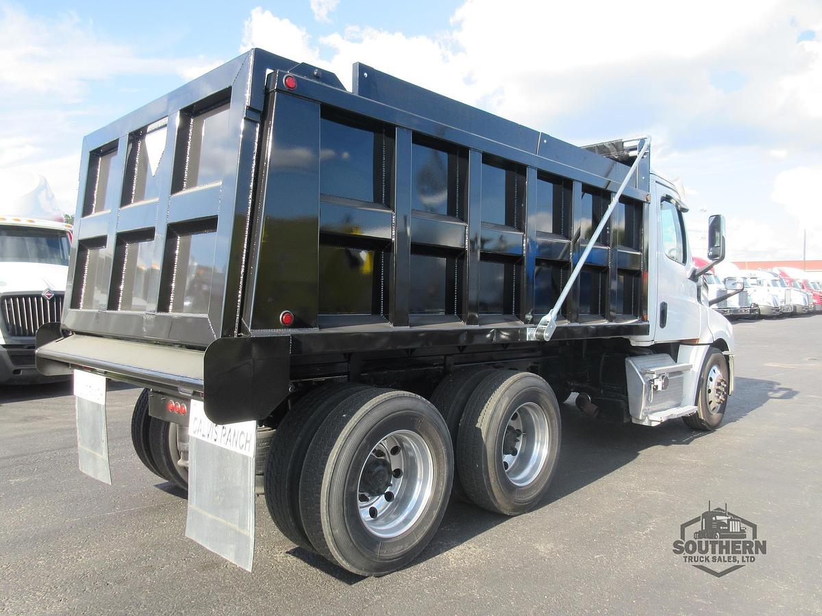 Used 2019 FREIGHTLINER CASCADIA 126
