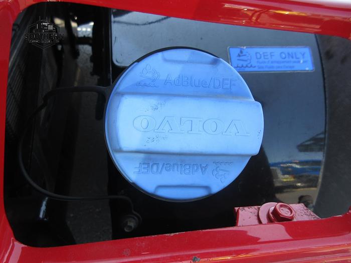 Used 2020 VOLVO VNR64T300