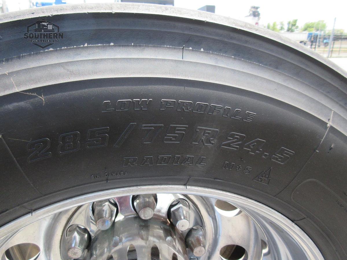 Used 2022 PETERBILT 389