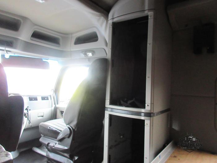 Used 2018 PETERBILT 567