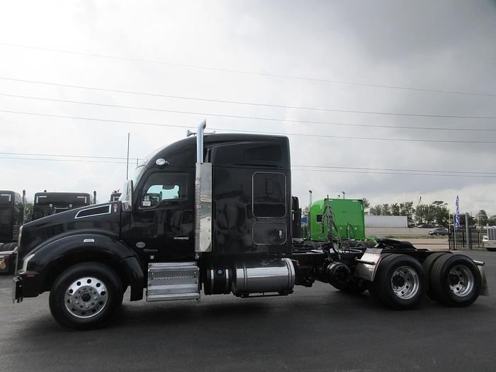Used 2021 KENWORTH T880