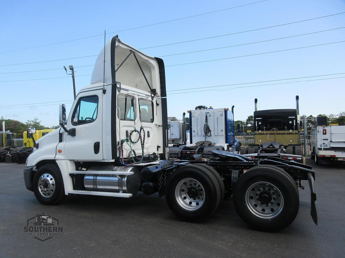Used 2019 FREIGHTLINER CASCADIA 125