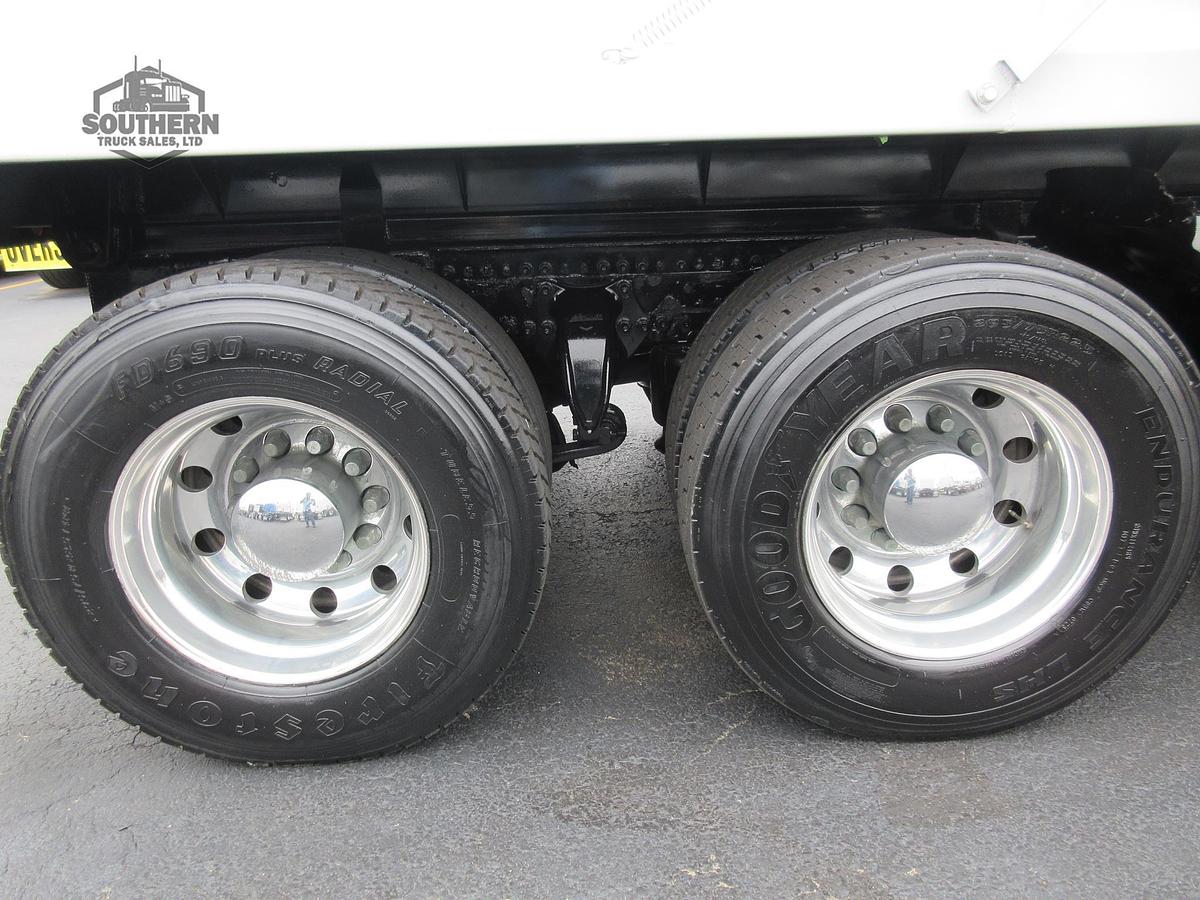 Used 2019 FREIGHTLINER CASCADIA 126
