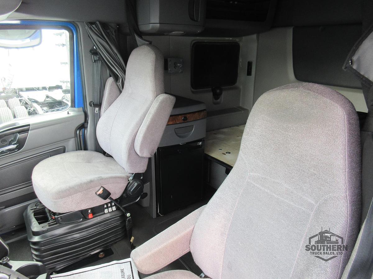 Used 2021 INTERNATIONAL LT