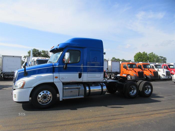Used 2017 FREIGHTLINER CASCADIA 125