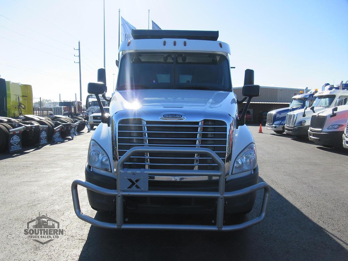 Used 2017 FREIGHTLINER CASCADIA 125