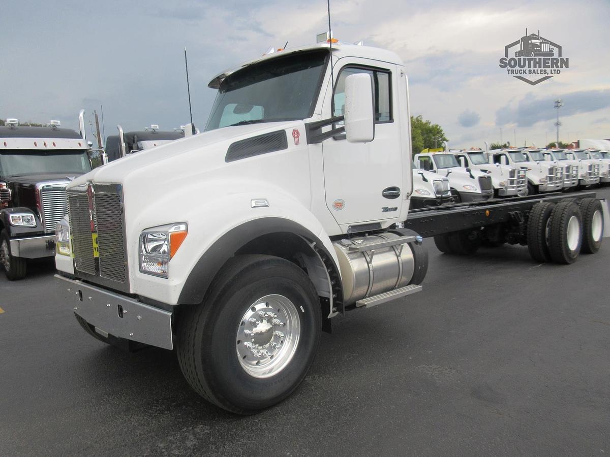 Used 2025 KENWORTH T880