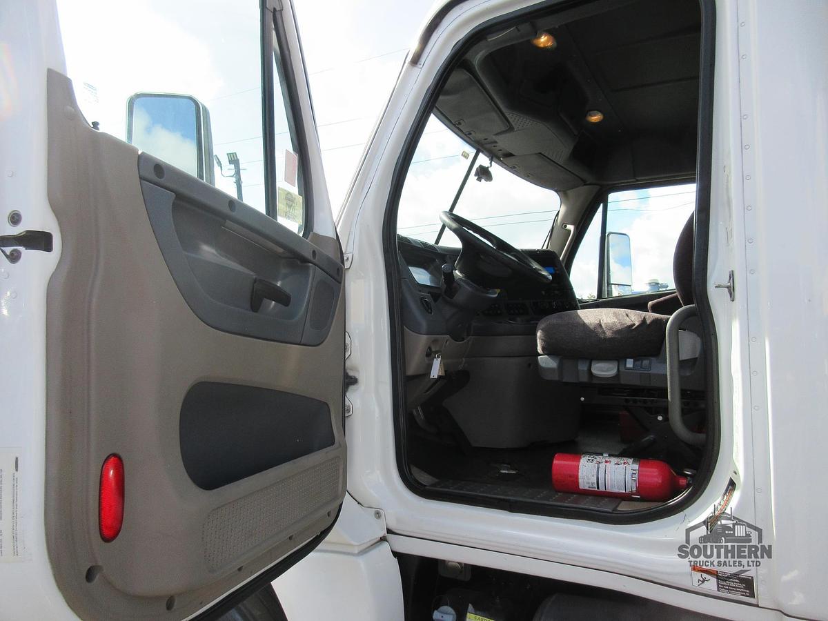Used 2019 FREIGHTLINER CASCADIA 125