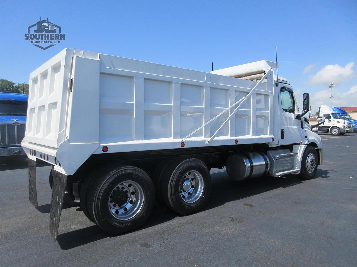 Used 2019 FREIGHTLINER CASCADIA 126