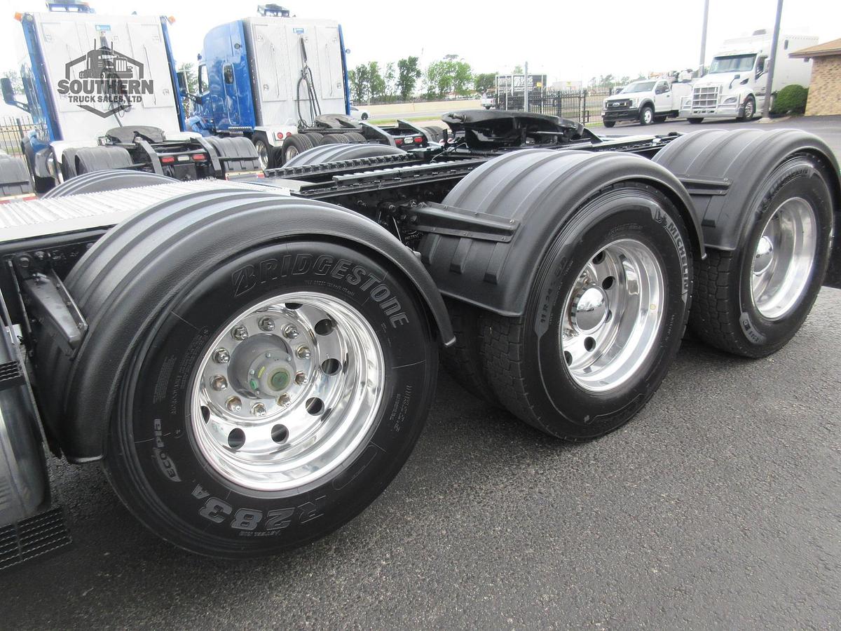 Used 2020 PETERBILT 567