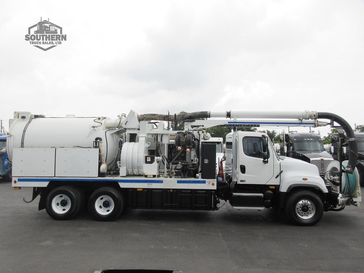 Used 2014 FREIGHTLINER 114SD