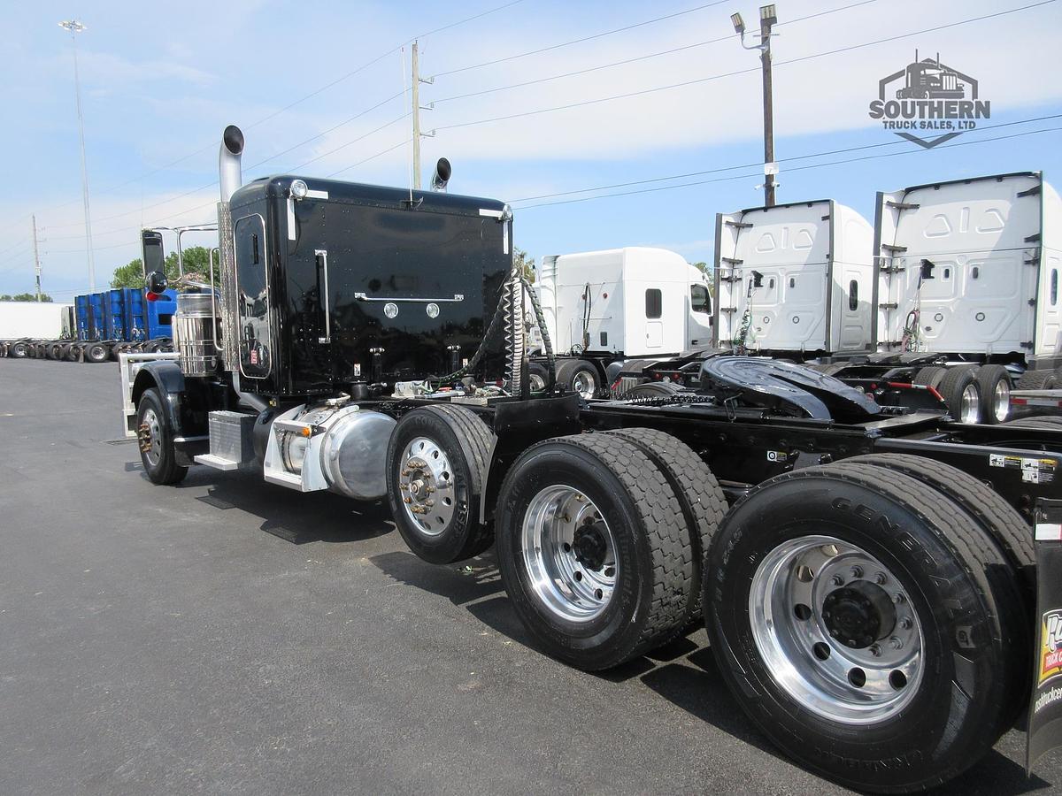 Used 2024 PETERBILT 389